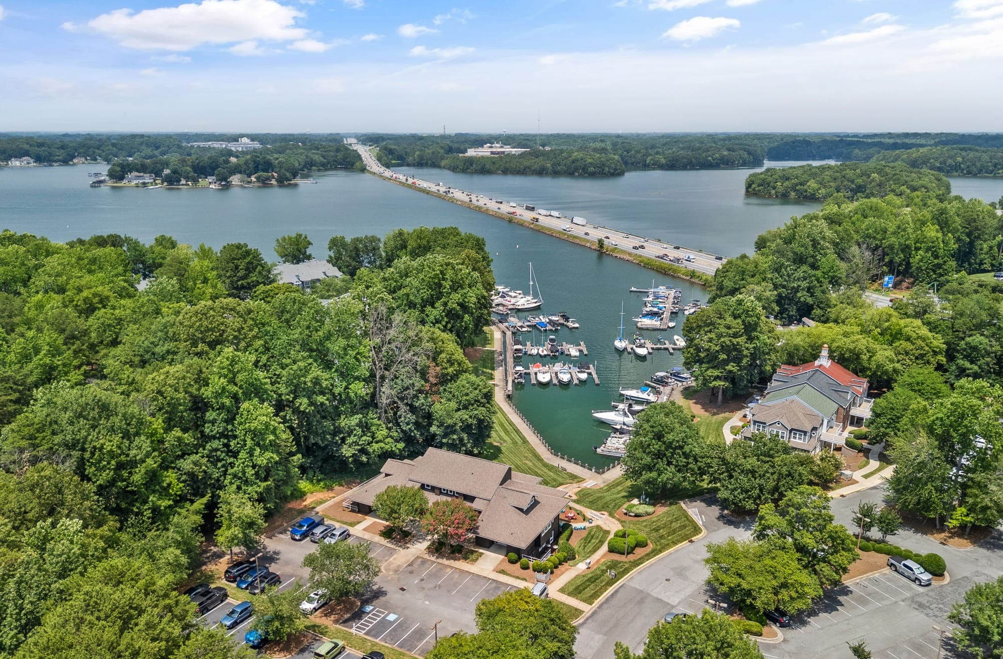 The Cabin Bar photo 2 - Restaurants on Lake Norman NC